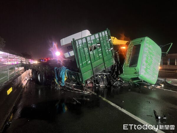 國1潭子段2大貨車追撞 1人送醫恢復心跳仍陷昏迷