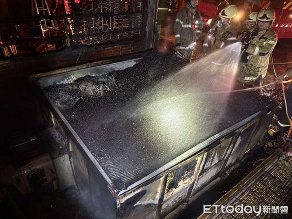 台南東山龍眼烘焙灶凌晨起火 17車33人出動撲滅幸無人傷