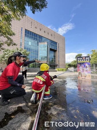 ▲▼   夏日炎炎防護不減 嘉義市「小小消防員體驗營」科技實境盛大啟航   。（圖／嘉義市消防局提供）