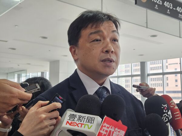 ▲▼▲▼亞洲政經與和平交流協會主辦「中國網路監管再擴張—公安權力進入個人資訊與網路活動」座談會，沈有忠受訪。（圖／記者陳冠宇攝）