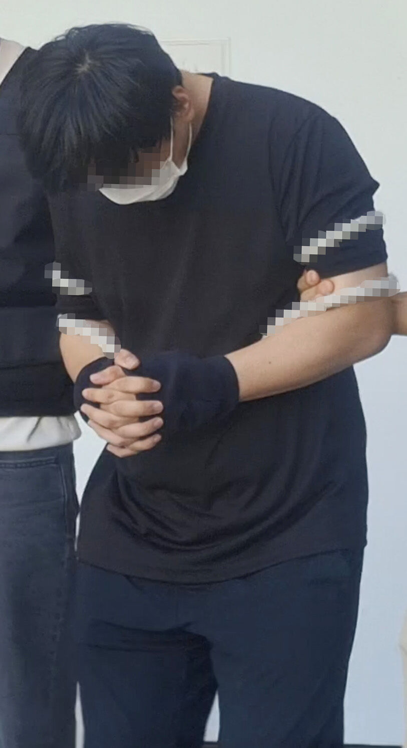 ▲▼在張美蘭失蹤後,向家屬謊報「平安無事」、且在2個半小時內結案的濟州西部警察署失蹤搜索組夫姓警長(即A姓警長)遭逮。(圖/達志影像)