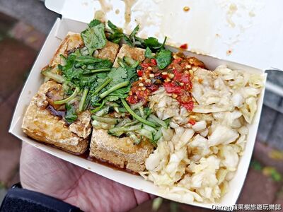 桃園爆量泡菜臭豆腐！隱身不起眼餐車小攤　酥嫩蘿蔔糕也必點