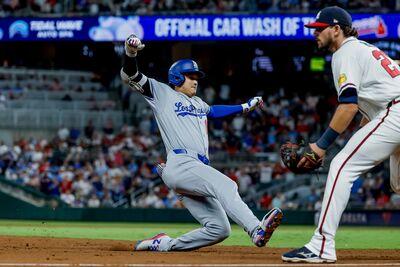 大谷左膝又讓人擔心！全力跑壘後一度跛行　羅伯斯回應