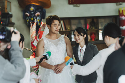 張睿家穿白色婚紗秒變「金剛芭比」　大結局求婚柏妍樺全場笑翻！