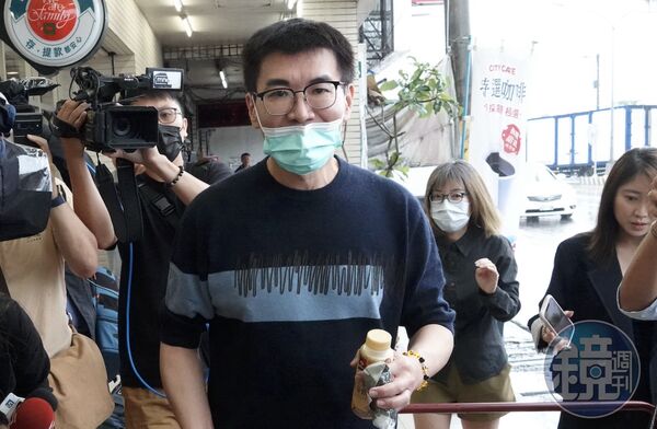 趙建銘今出面受訪，談到許芊芊以月租1萬元住豪宅原因。