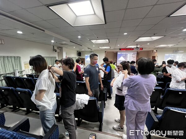 ▲台南市消防局第二救災救護大隊攜手消防之友會第二辦事處辦理防災士訓練,培養社區防災種子。(記者林東良翻攝,下同)