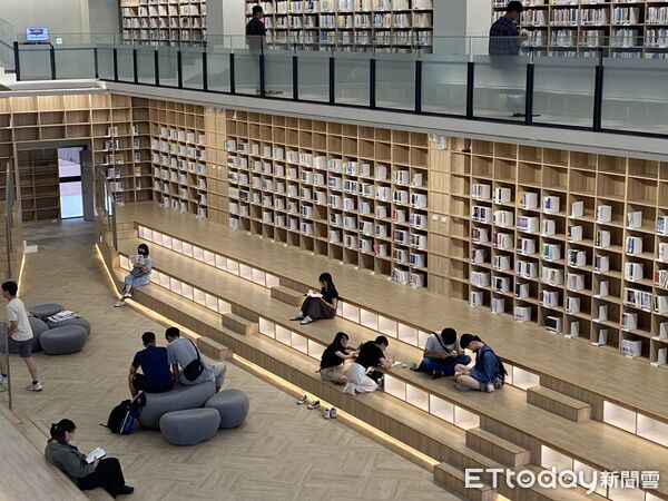 ▲台東縣立圖書館重新開館後借閱量明顯增加,館方將強化逾期通知及追蹤管理,呼籲讀者儘速歸還逾期圖書。(圖/記者楊晨東翻攝)