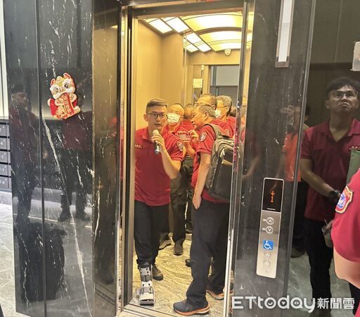 ▲南消第四大隊善化分隊會同大隊各級幹部及戰術教官團，前往協奏曲大樓實施高樓層建築物踏勘演練。（記者林東良翻攝，下同）