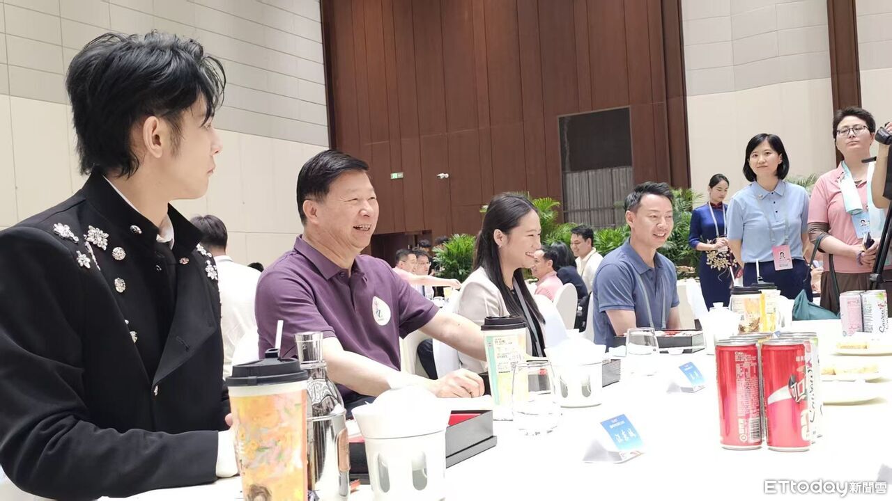 ▲▼ 宋濤 、餐敘台青 。(圖/記者任以芳攝)