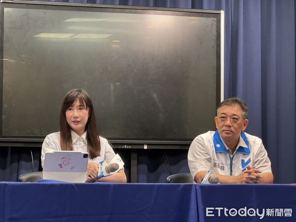 ▲▼國民黨文傳會發言人柳采葳、考紀會主委張雅屏。（圖／記者陳怡潔攝）