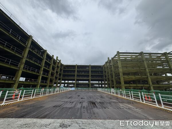 ▲▼高雄機場東側停車場工程。（圖／記者李姿慧攝）