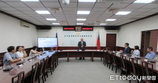 ▲台南高分檢新任檢察官蔡英俊、林慧美完成宣誓，正式投入二審檢察工作。（記者林東良翻攝，下同）