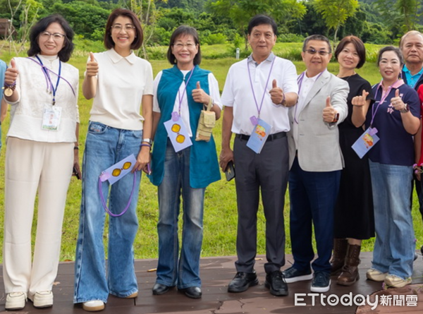 ▲南投縣9月推名人引路就業啟航職涯講座活動，邀請薰衣草森林創辦人林庭妃（右3）主講。（圖／南投縣政府提供）