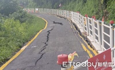 豪雨釀災!高雄柴山「路面慘裂巨縫」 邊坡滑動50米封閉搶修