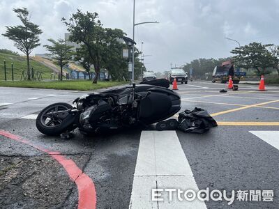 快訊/旗津重大車禍!大貨車左轉釀禍 23歲騎士遭擊落慘死