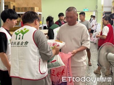 開學在即弱勢家庭經濟壓力陡增 南投家扶「回娘家」捐助1500戶