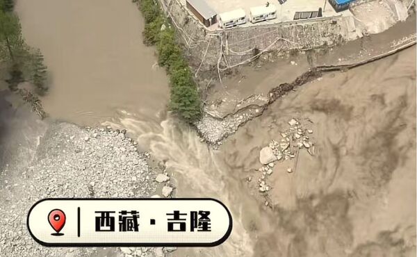 ▲▼    尼泊爾與大陸邊境山洪暴發、西藏吉隆受衝擊、空拍         。（圖／翻攝 央視）