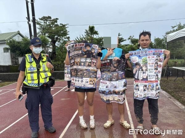 ▲台東縣警察局大武分局達仁分駐所日前走入達仁鄉聯合運動會，設置宣導站向民眾宣導交通、網路及婦幼安全。（圖／記者楊晨東翻攝）
