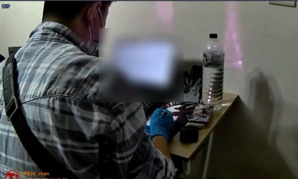 ▲▼刑事局破獲男版創意私房，查扣上萬部裸照，還接受客製化，收費3萬元。（圖／警方提供，下同）