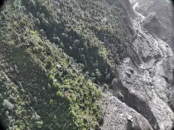 ▲▼航拍西藏土石流災害現場，尼泊爾、吉隆口岸。（圖／翻攝中國安能集團）