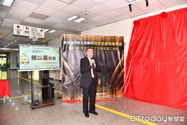 ▲▼玉里醫院走過60年院區環境大整新並設置院史走廊及病友作品展。（圖／玉里醫院提供，下同）
