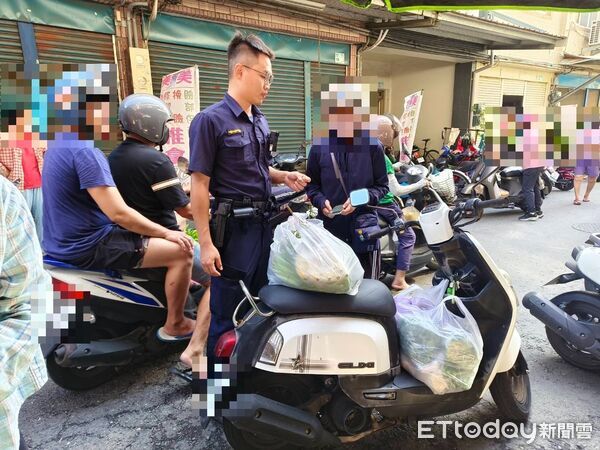 ▲東港警方幫王婦找回愛車。（圖／記者陳崑福翻攝）