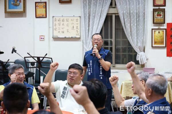 ▲▼ 獅友主動成立後援會力挺蔡易餘 展現團結氣勢力拼勝選 。(圖/蔡易餘服務處提供)