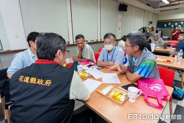 ▲▼花蓮縣校長們参訪博嘉實驗小學，以「從藝文探索到終身學習，實踐拓展多元學習力」為主題經驗分享。（圖／花蓮縣政府提供，下同）