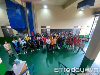 土庫商工280新生走出校園 逛老街、訪油廠認識家鄉