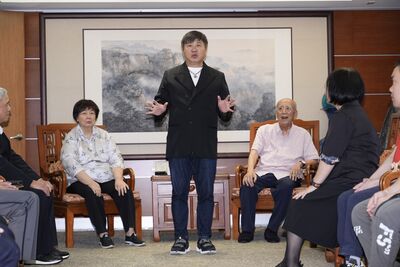 88歲吳伯雄暖心力挺胡瓜!40年恩情曝光 親喊「有事吩咐我」嚇壞他