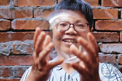 知名作家媽媽曾被丈夫威脅賣女兒 忍到59歲終辭祖