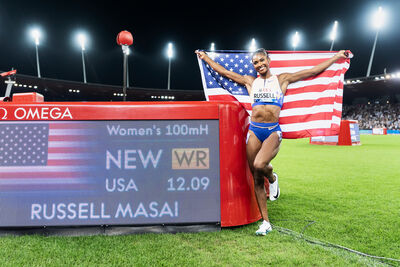 首度跨進12秒10大關！羅素12秒09刷新女子100欄世界紀錄
