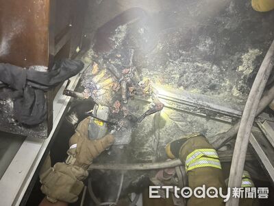 電動車充電疑釀鋰電池自燃 爆炸電芯彈射天花板