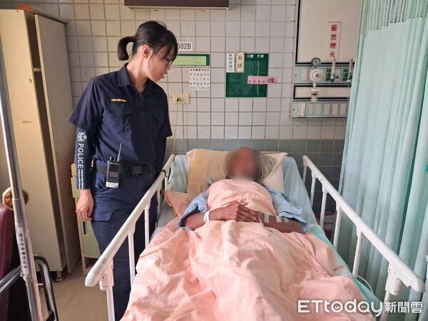 ▲潮州警方在醫院找到吳男。(圖/記者陳崑福翻攝)