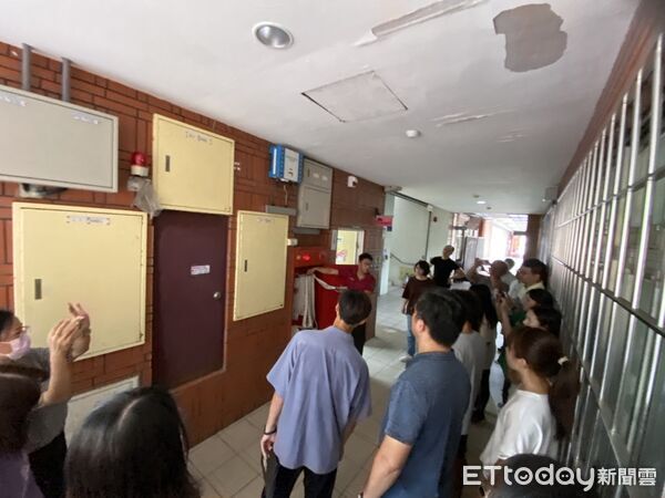 ▲台南市消防局第七大隊南門分隊前往台南家商，辦理防火及消防器材操作宣導。（記者林東良翻攝，下同）