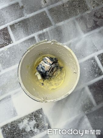 ▲▼金門大同之家發生鋰電池冒煙起火事故。（圖／金門縣消防局提供）