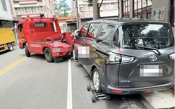 ▲桃園分署近期追討納稅義務人公司積欠稅款，查封名下車輛並拖吊。（圖／桃園分署提供）