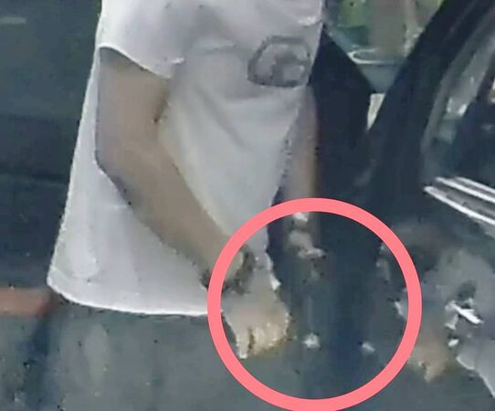 ▲男子嗆聲要對方下車。（圖／民眾提供）