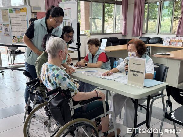 ▲台南市將軍區公所辦理避難收容處所開設演練，模擬地震引發複合型大規模災害。（記者林東良翻攝，下同）