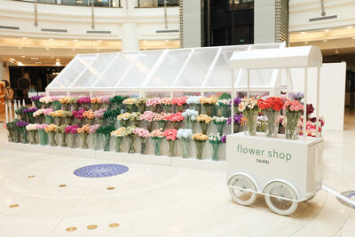 全球爆紅「Flower Shop」首度登台 7款台灣限定絨毛花亮相