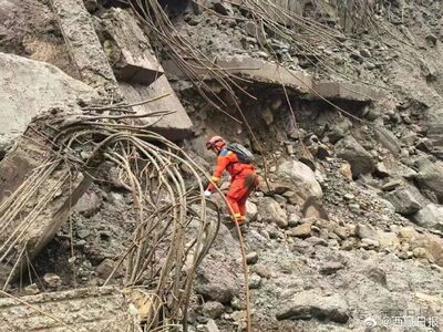 陸救援隊抵土石流災區!驚見口岸大樓只剩「鋼筋骨架」