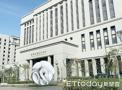 4警眼臉遭灼傷!遇盤查竟狂噴辣椒水 通緝犯喊「自衛」下場曝