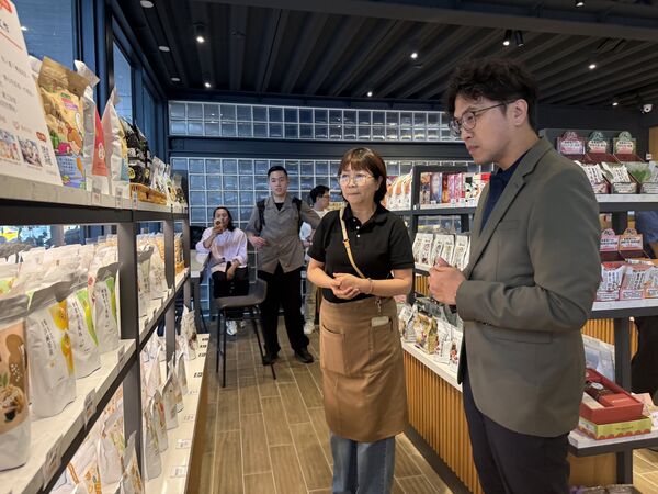 沈伯洋掏10萬挺庇護工場 店家曝貼心提醒「中秋節過後再慢慢出貨」