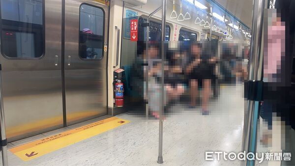 小學生捷運上「熊抱搭肩」妙齡女嚇壞PO文控性騷 真相曝光