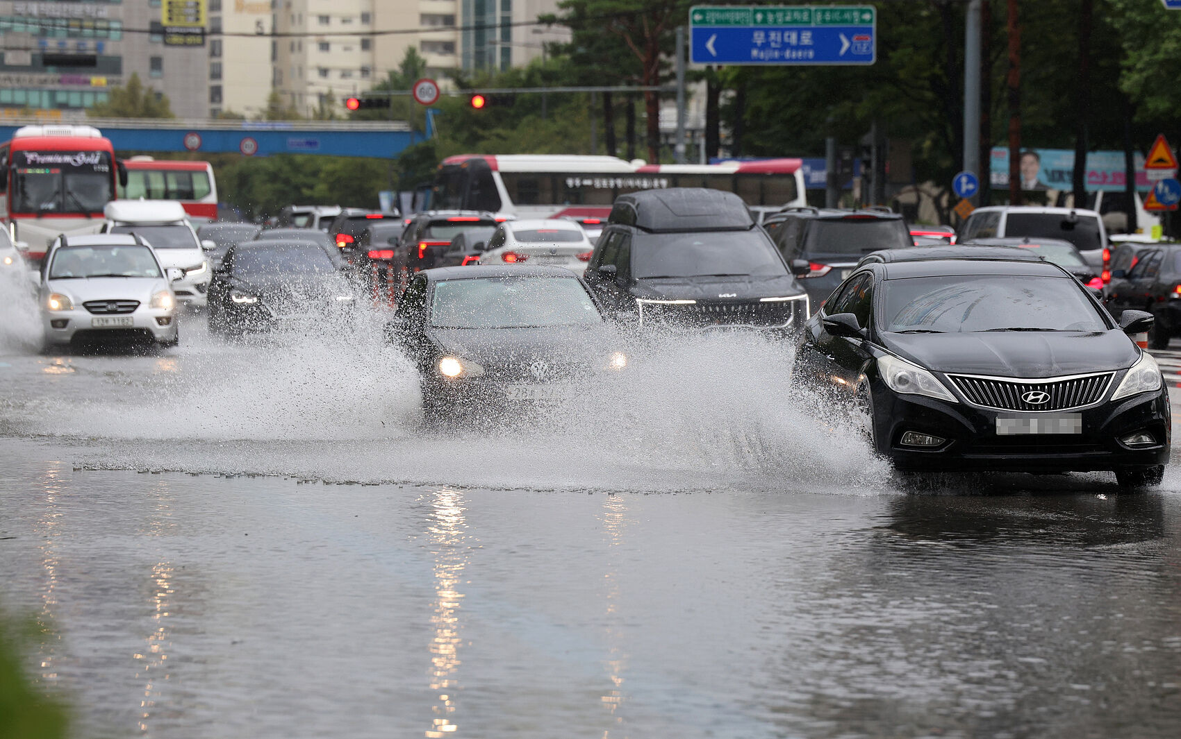 韓國暴雨狂炸！南部單日降雨量「破200毫米」 災難警報應變升級