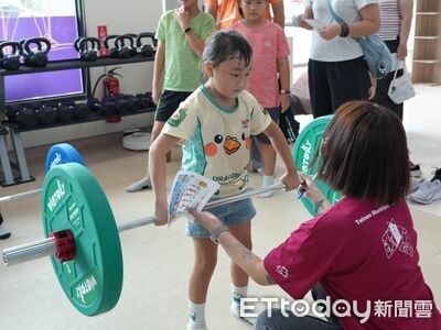 台南市醫響應運動i台灣 600名親子挑戰舉重、足球與拳擊