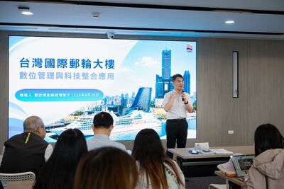 交通部視察高雄港旅運中心 肯定戰情中心及郵輪大樓運作