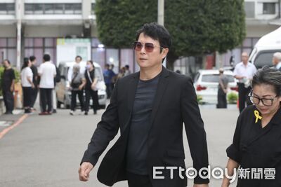 陳盈潔告別式「兒子」現身送別！　哽咽揭病榻前最後互動