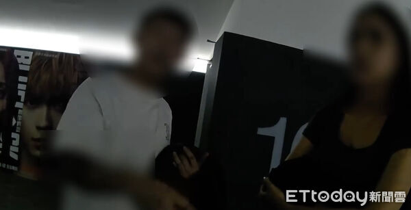 手機沒靜音遭制止 高雄2對情侶「散場互毆」！下場全進警局