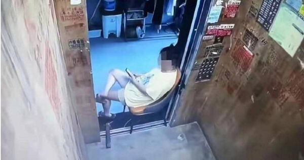���ף�Ϊ�����������Ů�Ӱ��ο�������